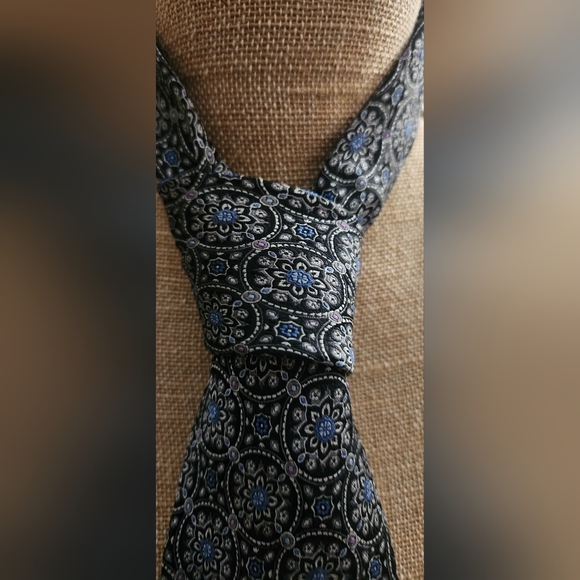 Robert Talbott Best Of Class Nordstrom Black and Gray Patterned Tie - Picture 1 of 9